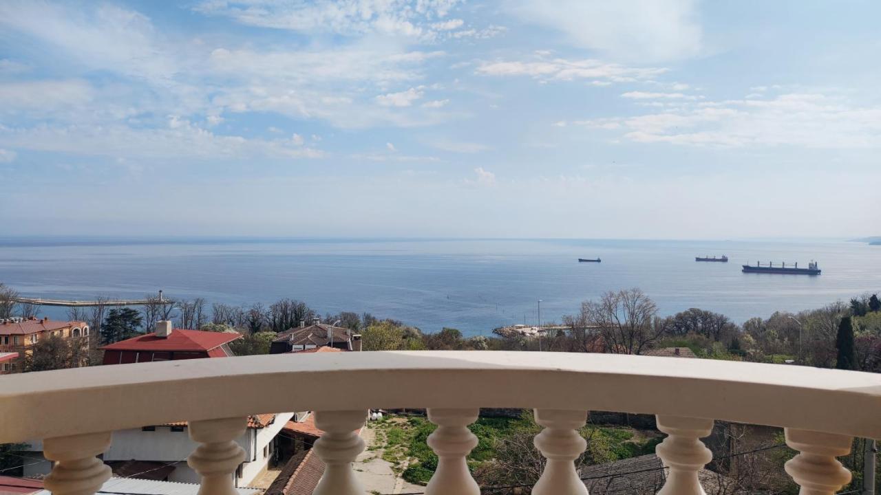 Trakata * Varna